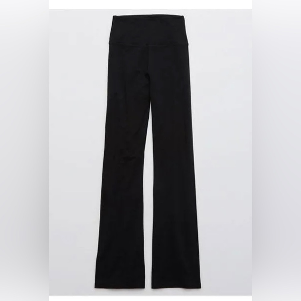 New with tags; Aerie offline OG Highwaisted Flare; black; Large; short